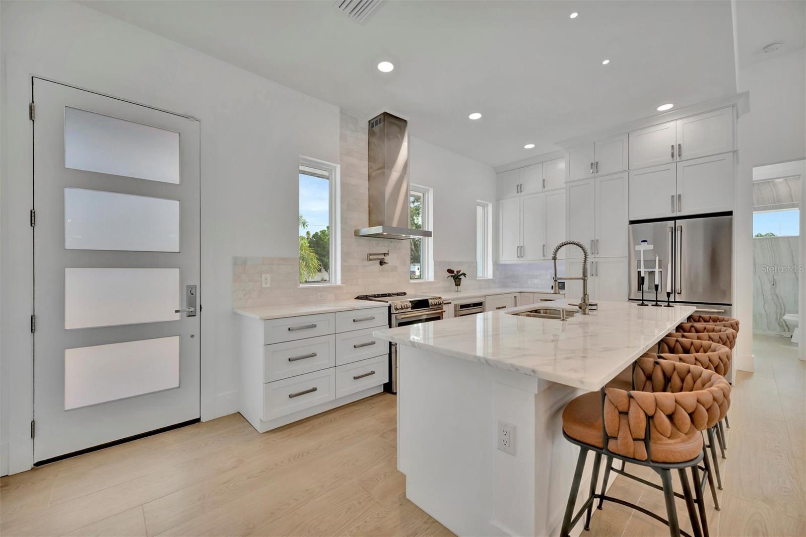 Image 13 of 47 For 916 Highland Street