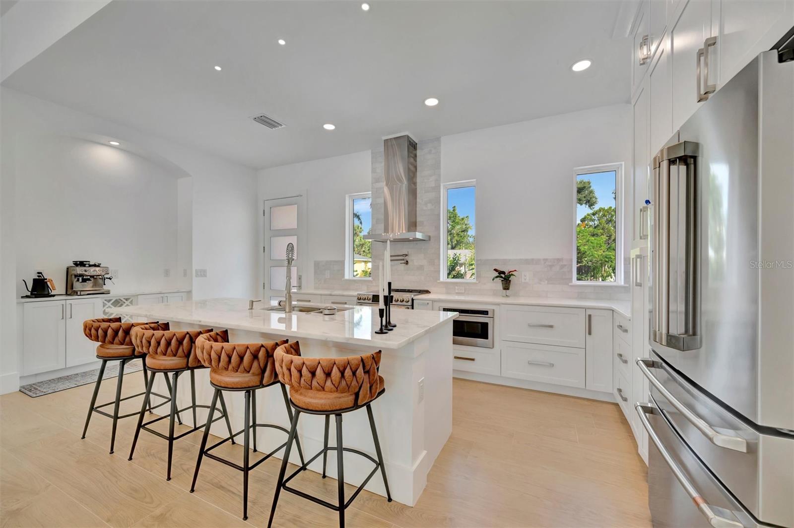 Image 14 of 47 For 916 Highland Street