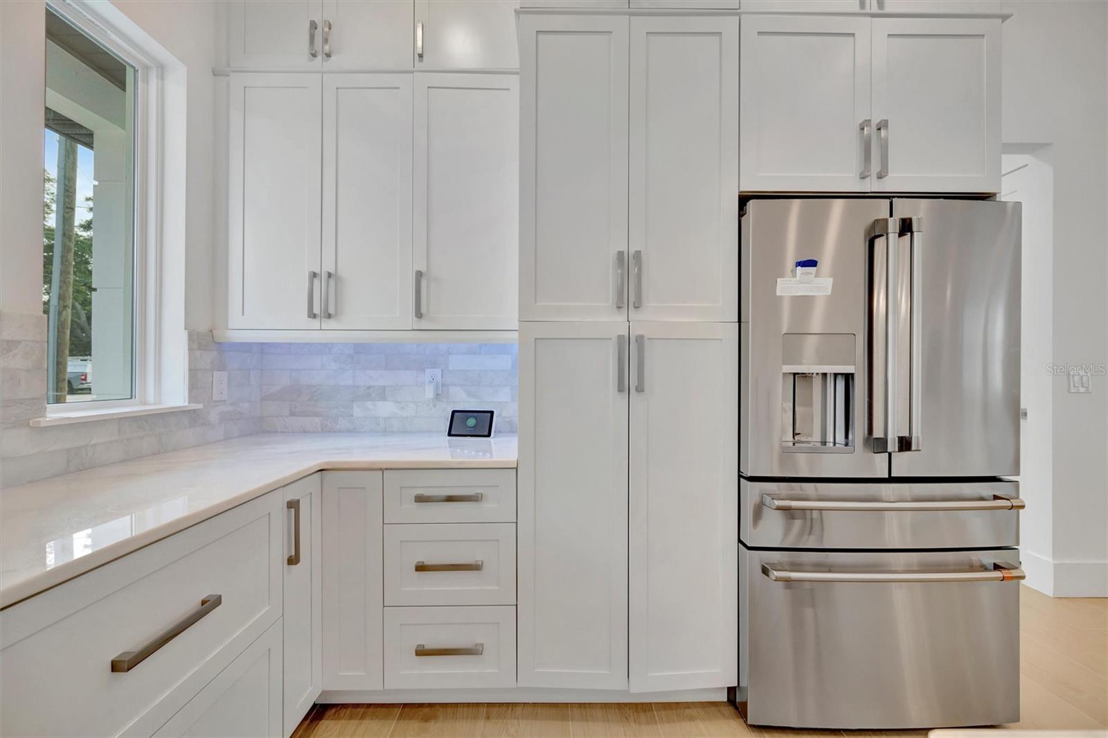 Image 16 of 47 For 916 Highland Street