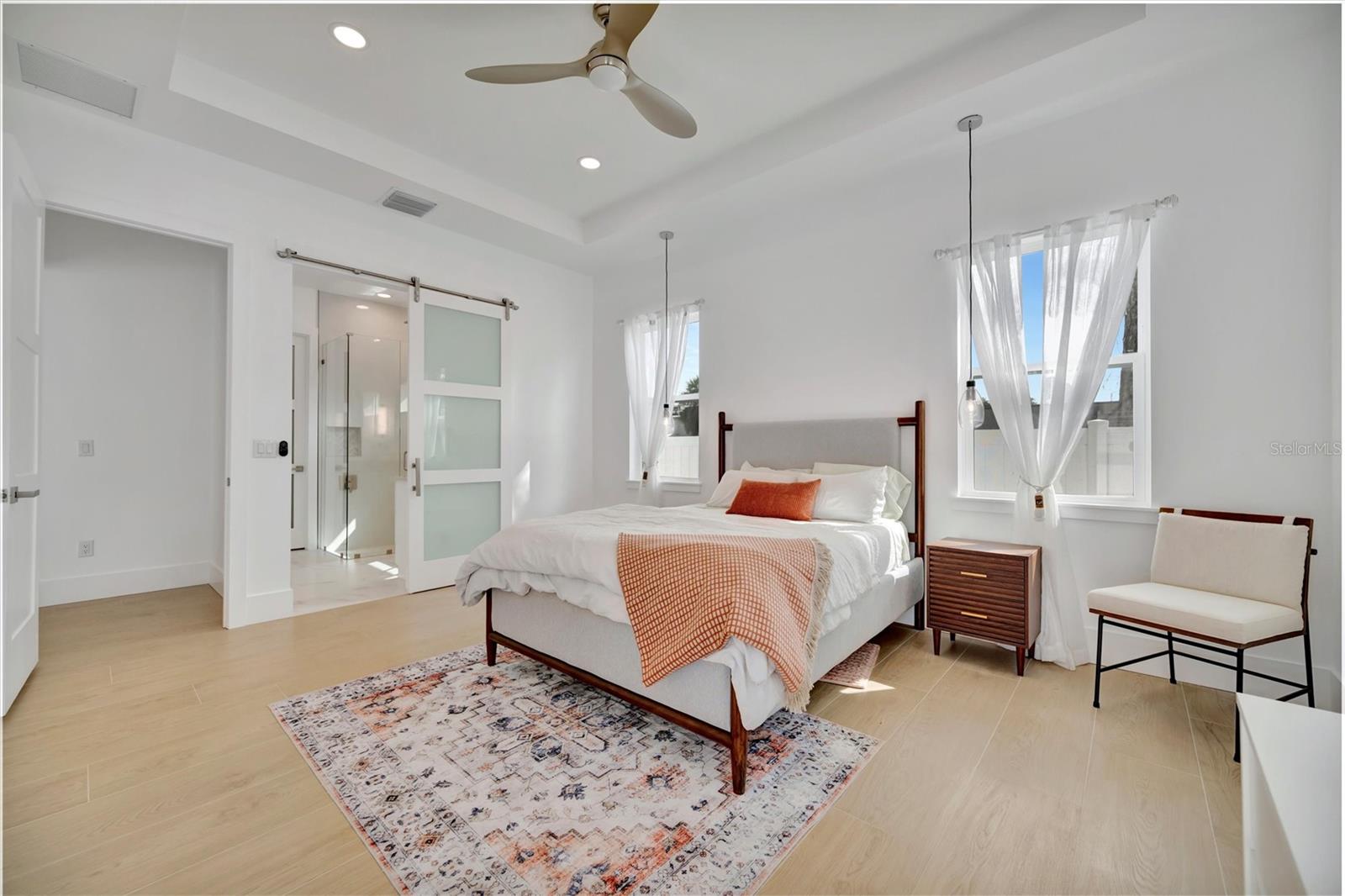 Image 18 of 47 For 916 Highland Street