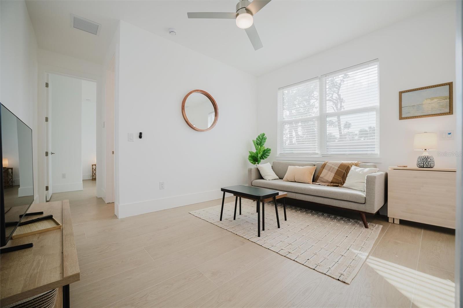 Image 23 of 47 For 916 Highland Street