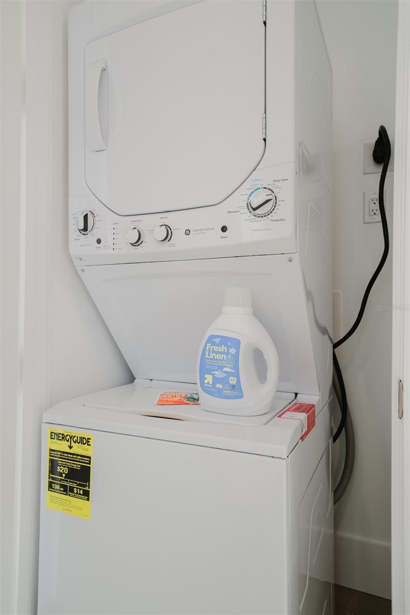 Image 25 of 47 For 916 Highland Street