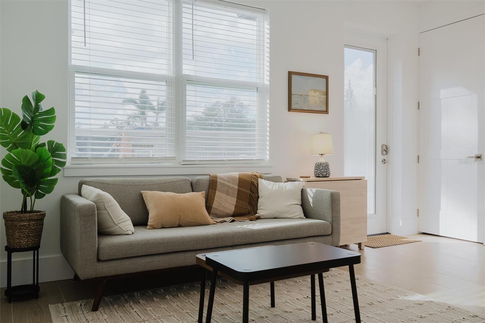 Image 27 of 47 For 916 Highland Street