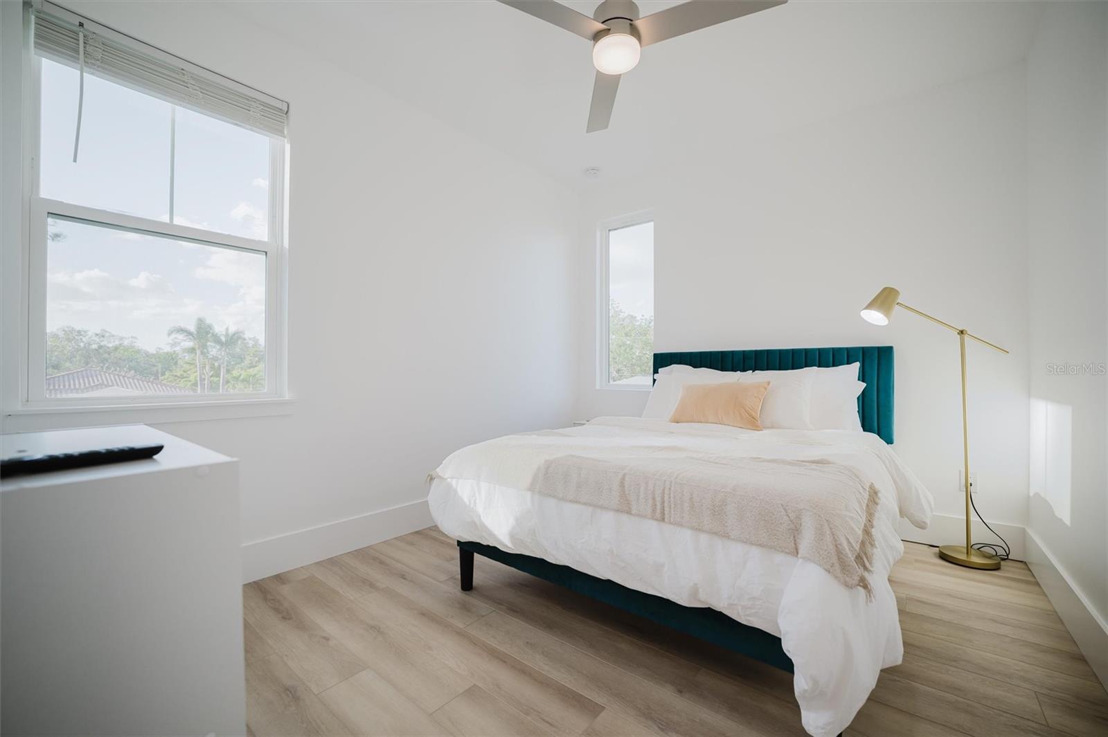 Image 28 of 47 For 916 Highland Street