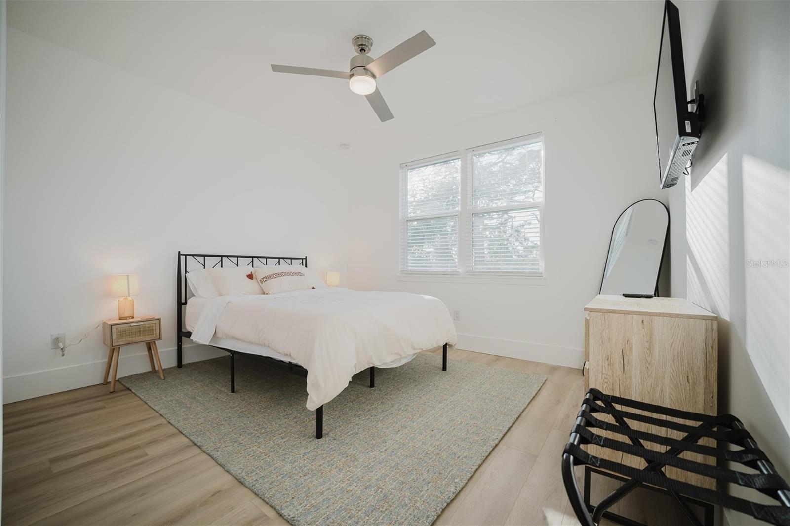 Image 30 of 47 For 916 Highland Street