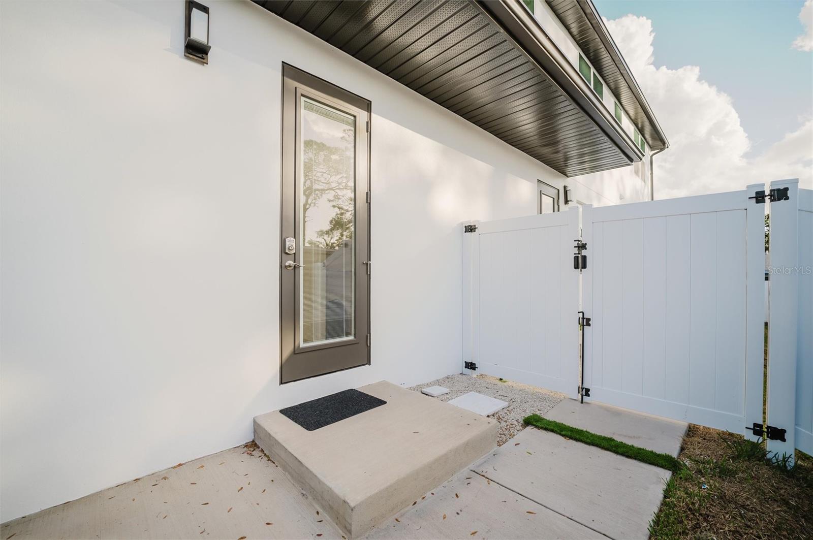 Image 42 of 47 For 916 Highland Street