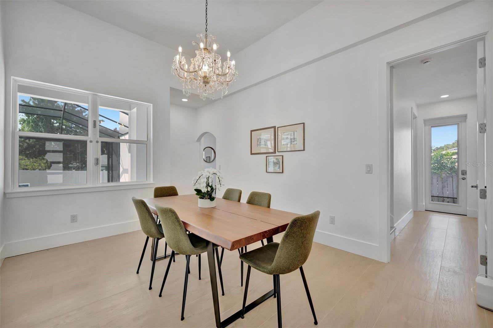 Image 6 of 47 For 916 Highland Street