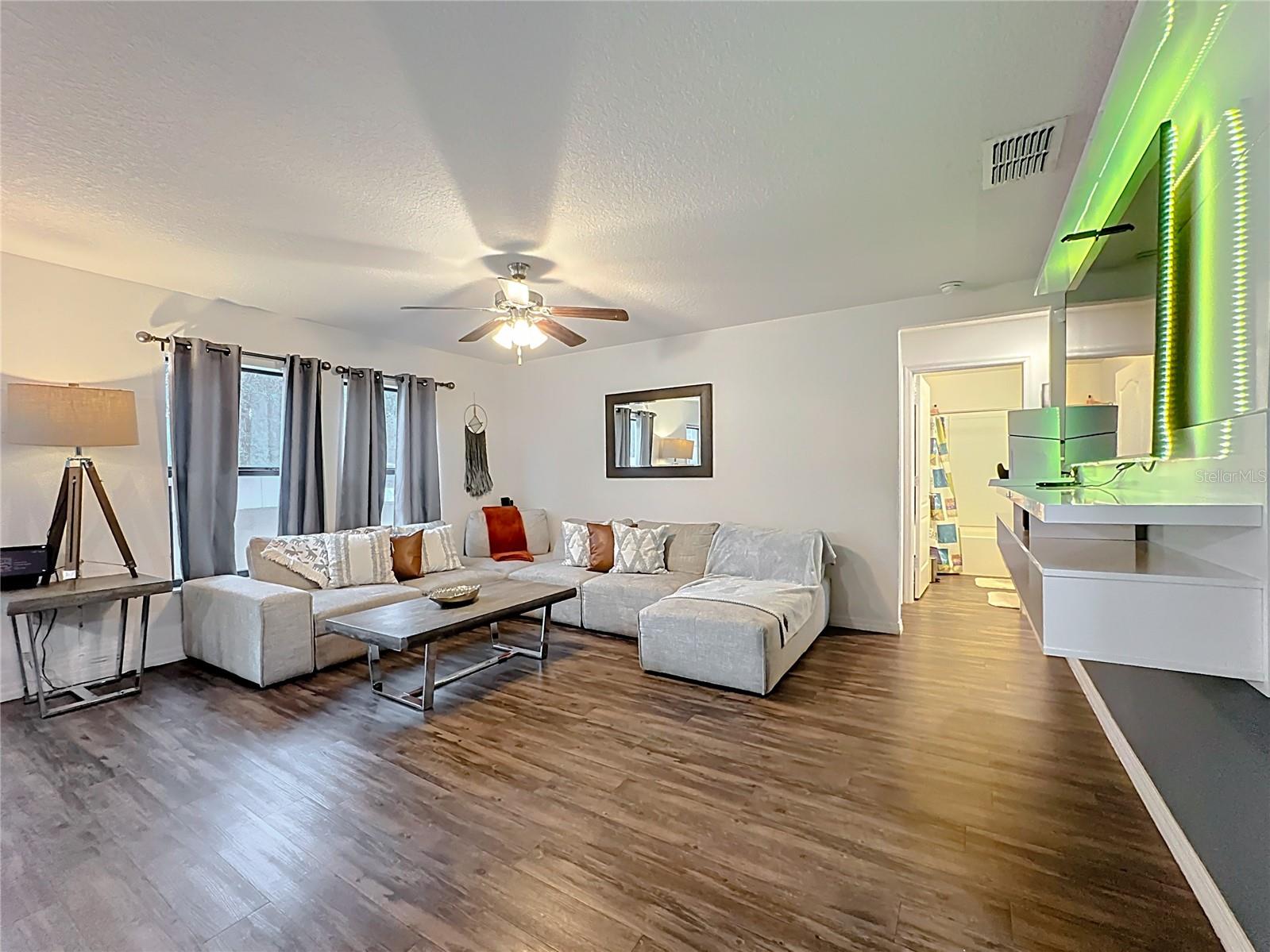 Image 8 of 48 For 35725 Rose Moss Avenue