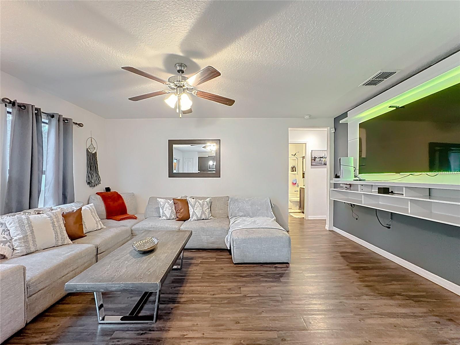 Image 9 of 48 For 35725 Rose Moss Avenue