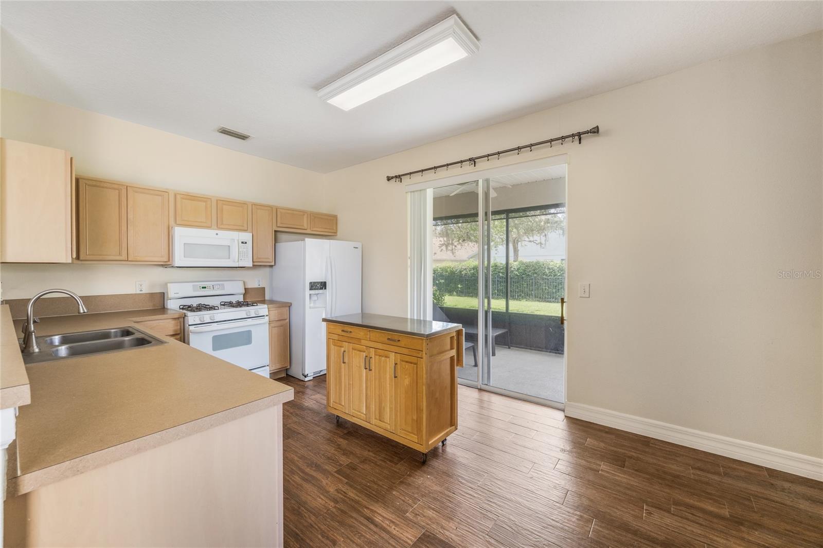 Image 5 of 17 For 100 Wethersfield Court