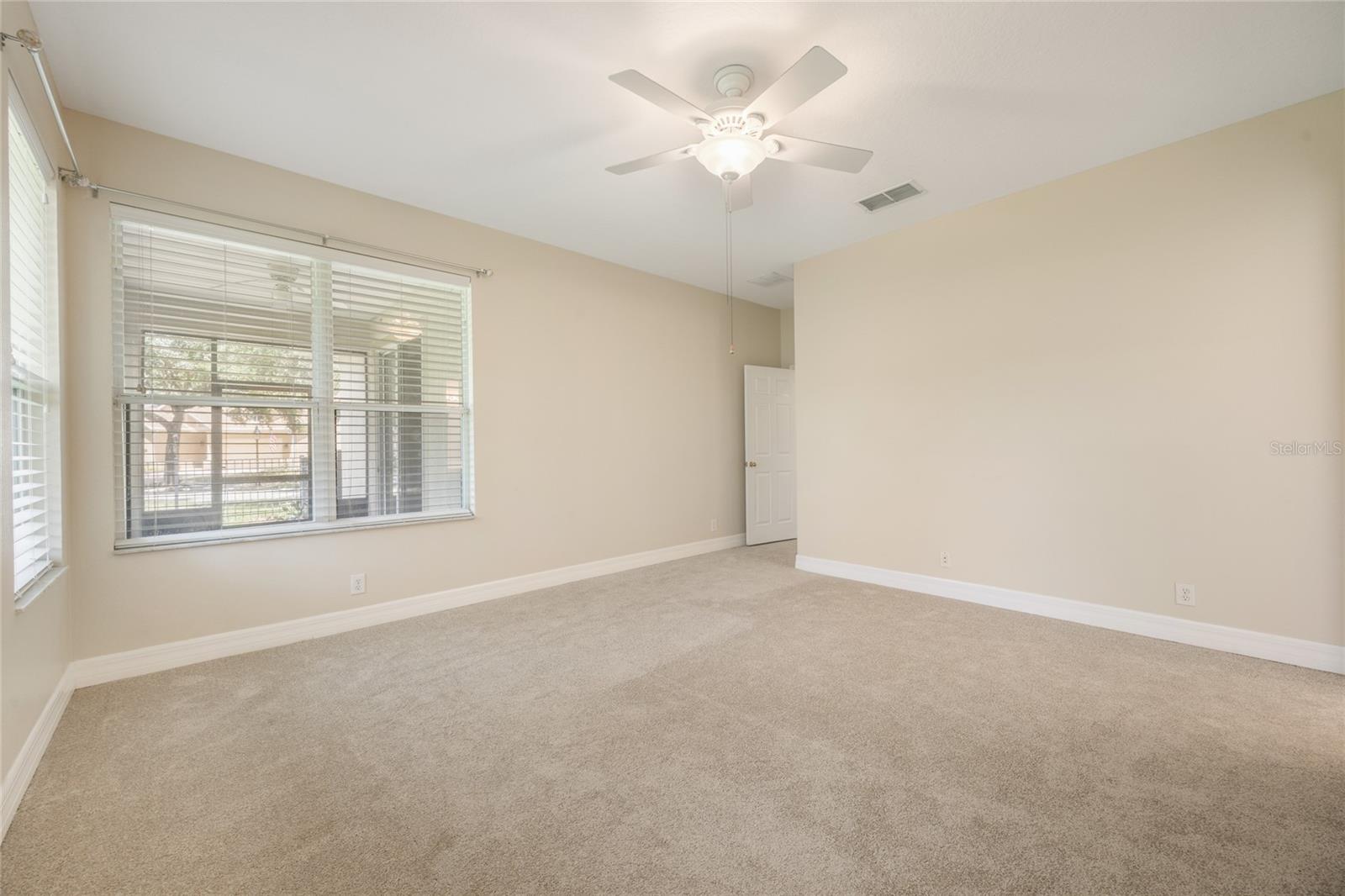 Image 7 of 17 For 100 Wethersfield Court