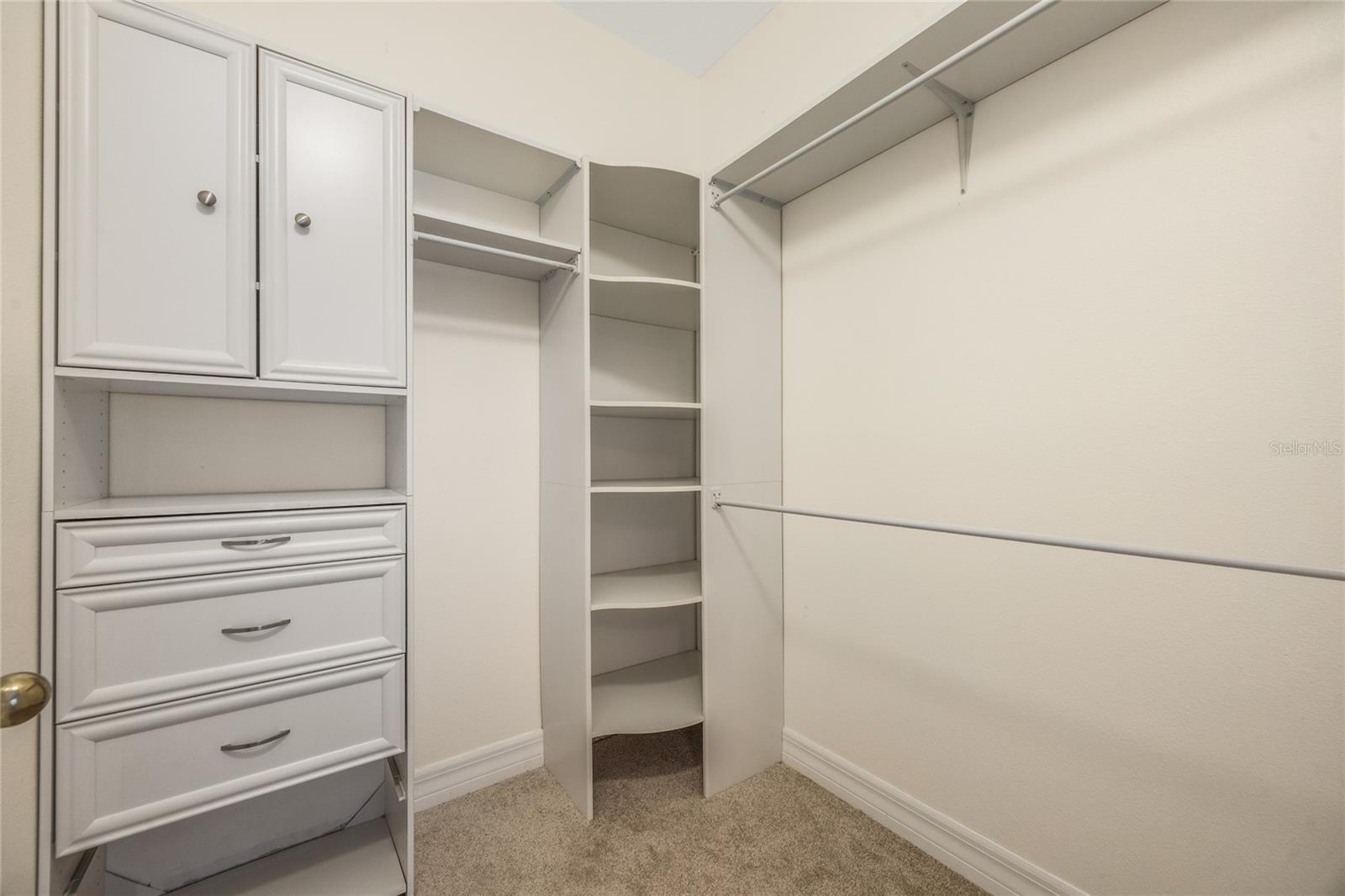 Image 9 of 17 For 100 Wethersfield Court