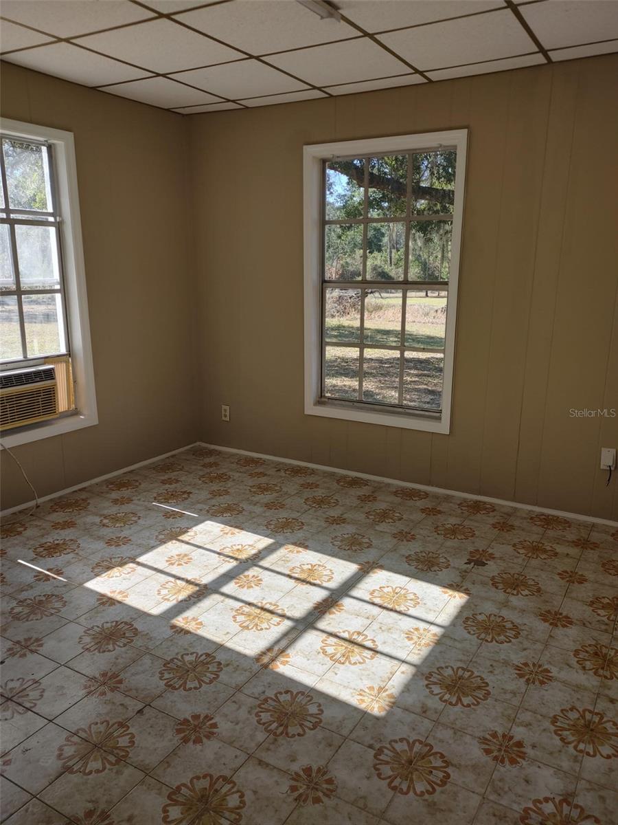 Image 11 of 21 For 1838 145th Avenue Road