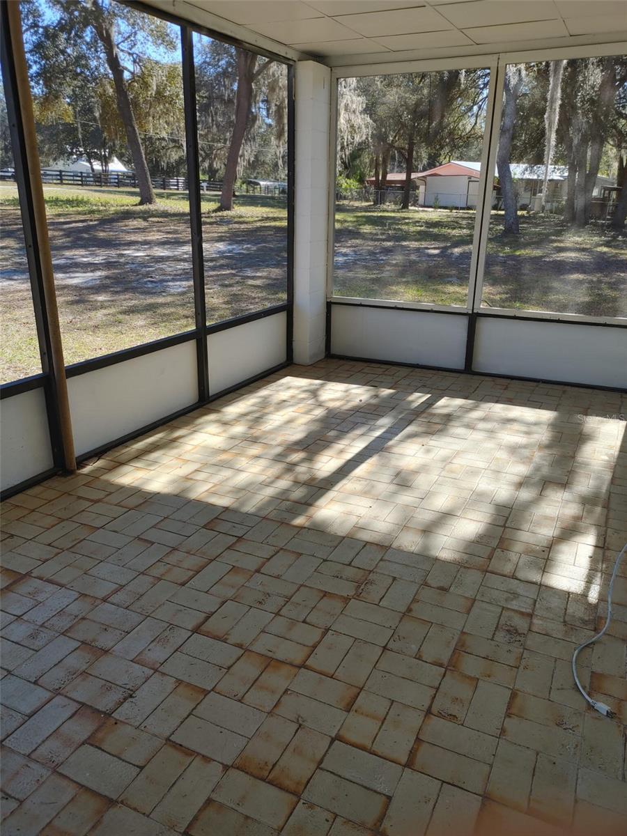 Image 7 of 21 For 1838 145th Avenue Road