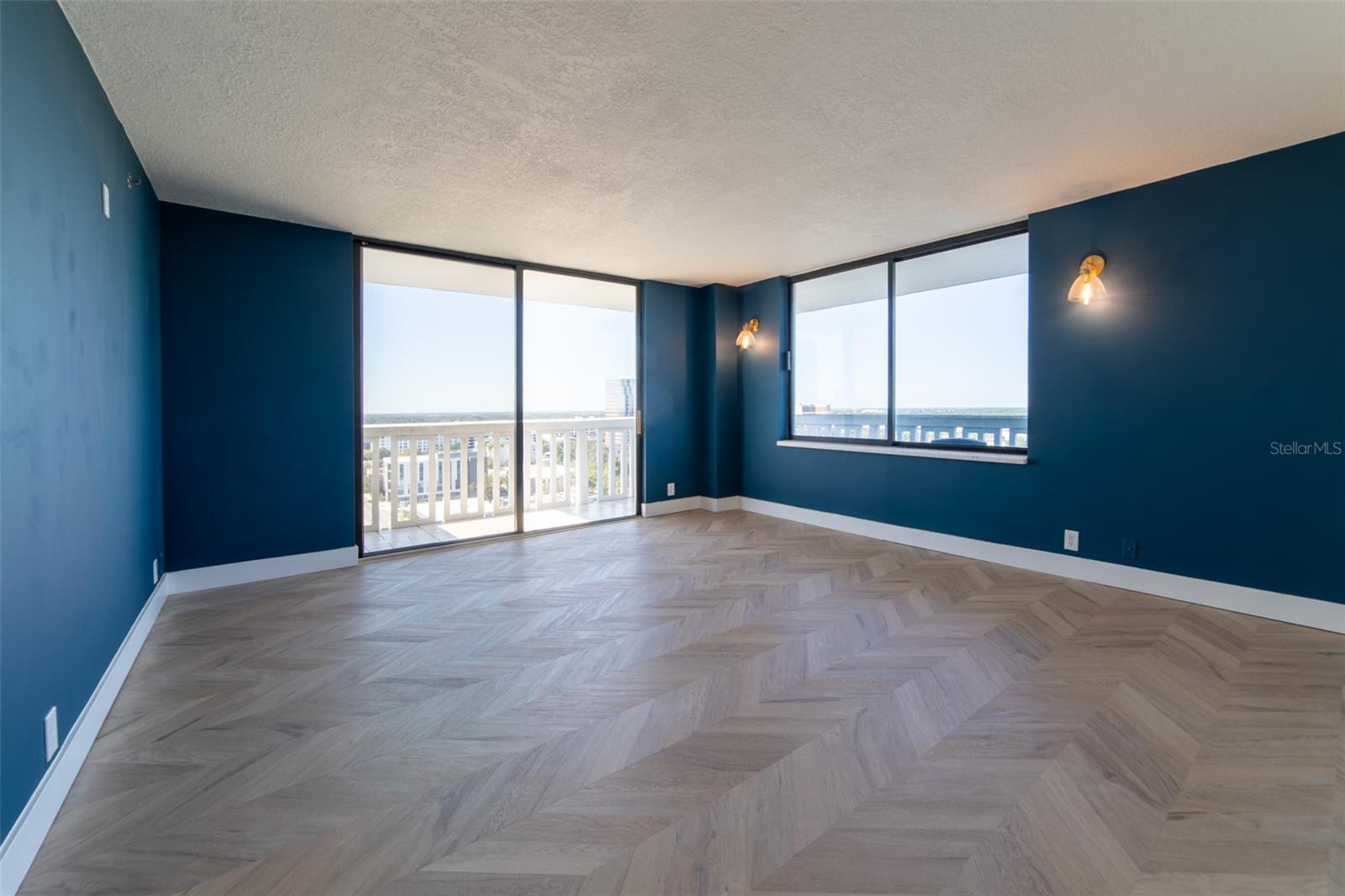 Image 14 of 39 For 400 Colonial Drive 1504