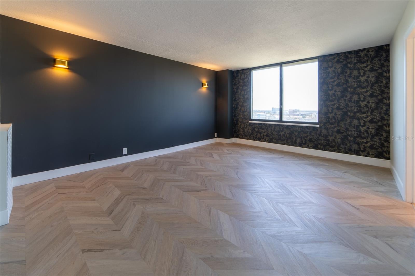 Image 3 of 39 For 400 Colonial Drive 1504