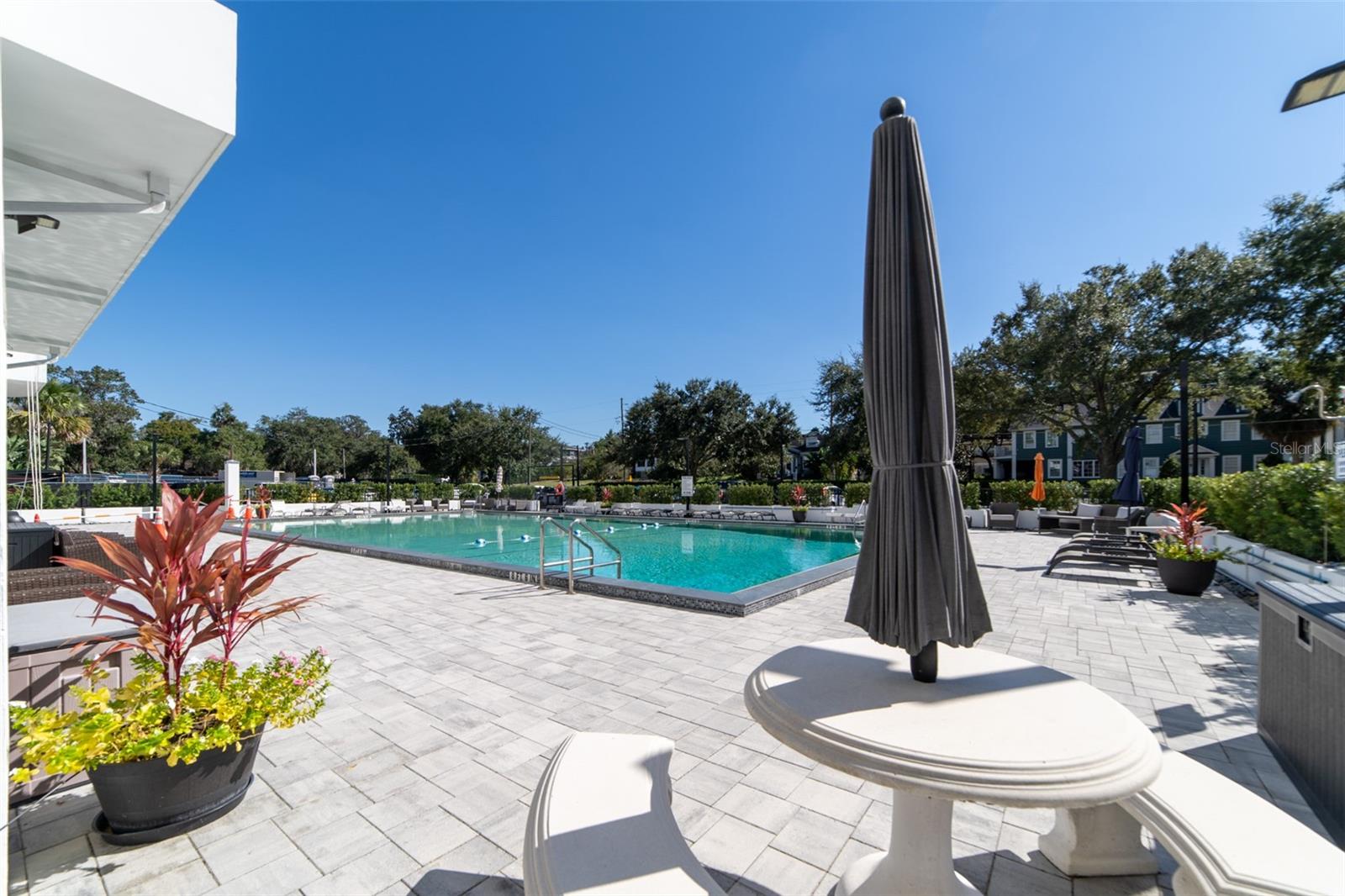 Image 37 of 39 For 400 Colonial Drive 1504