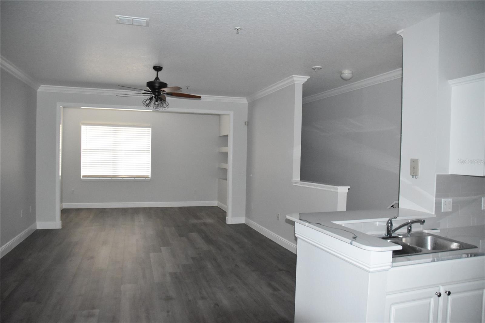 Image 16 of 48 For 316 Southern Pecan Circle 205