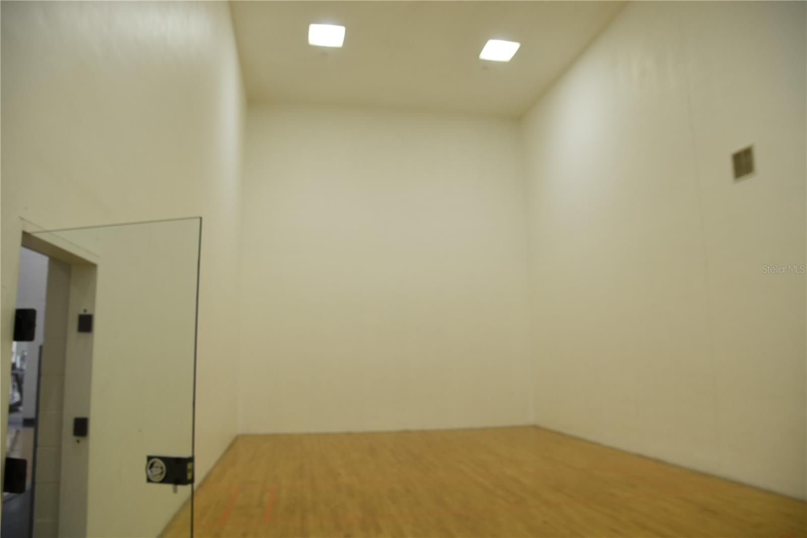 Image 40 of 48 For 316 Southern Pecan Circle 205