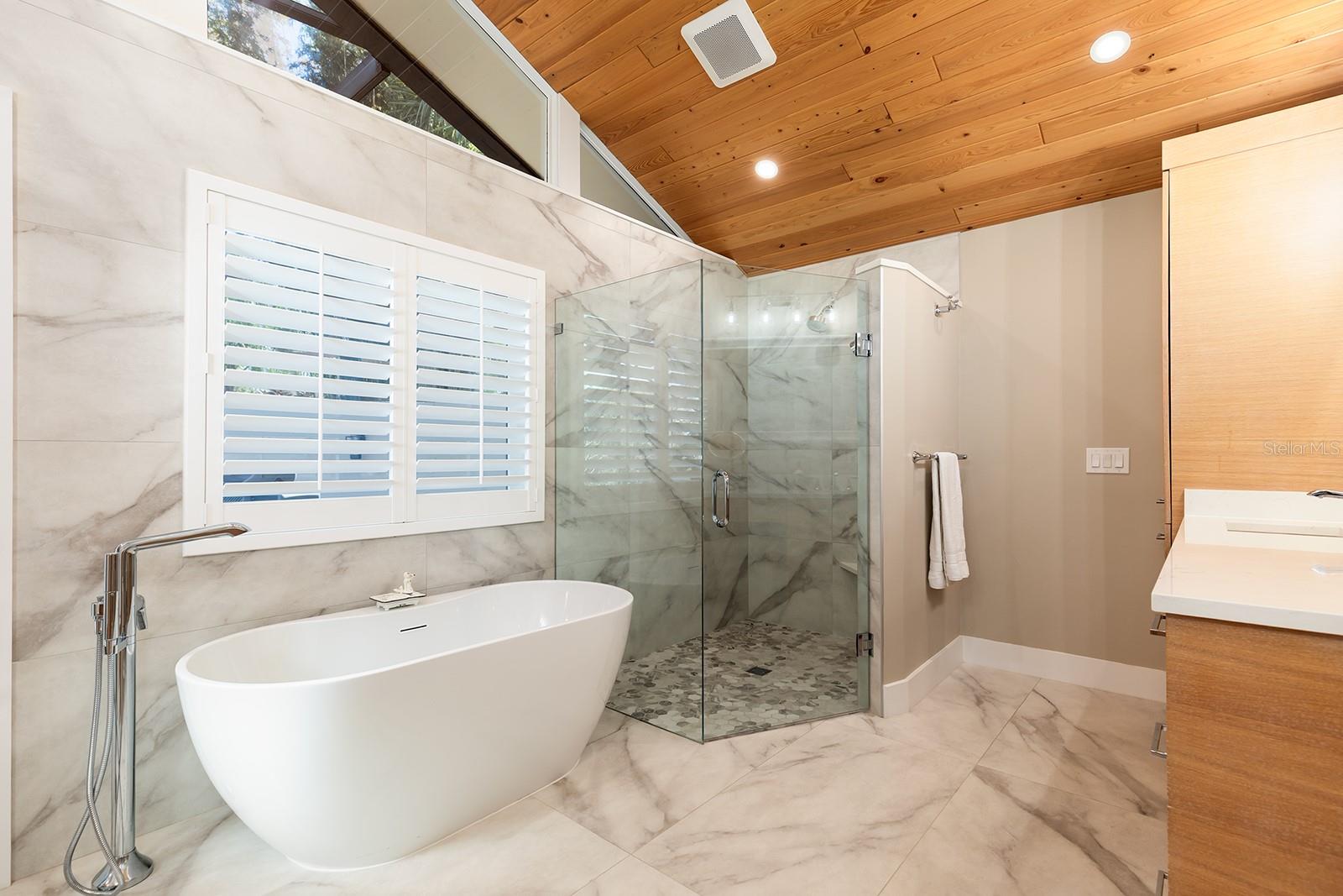 Image 21 of 49 For 195 Spring Lake Drive