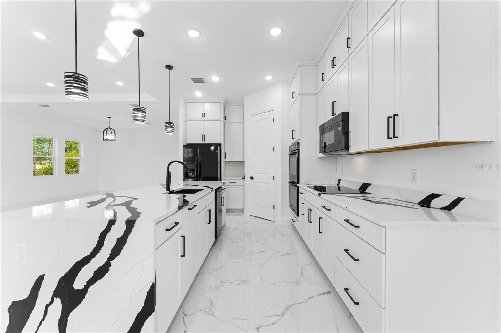 Image 10 of 44 For 18806 Seaview Street