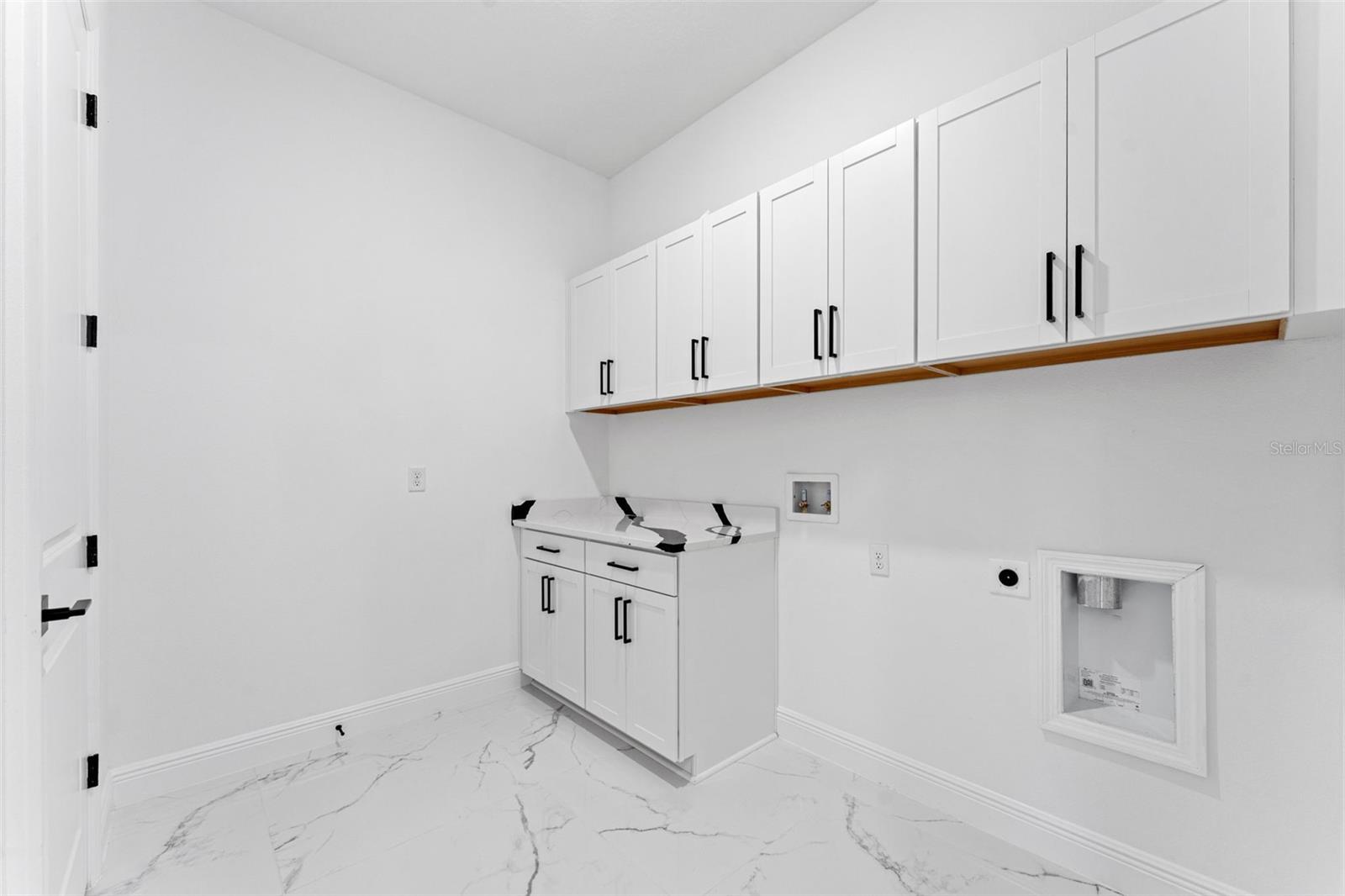 Image 24 of 44 For 18806 Seaview Street