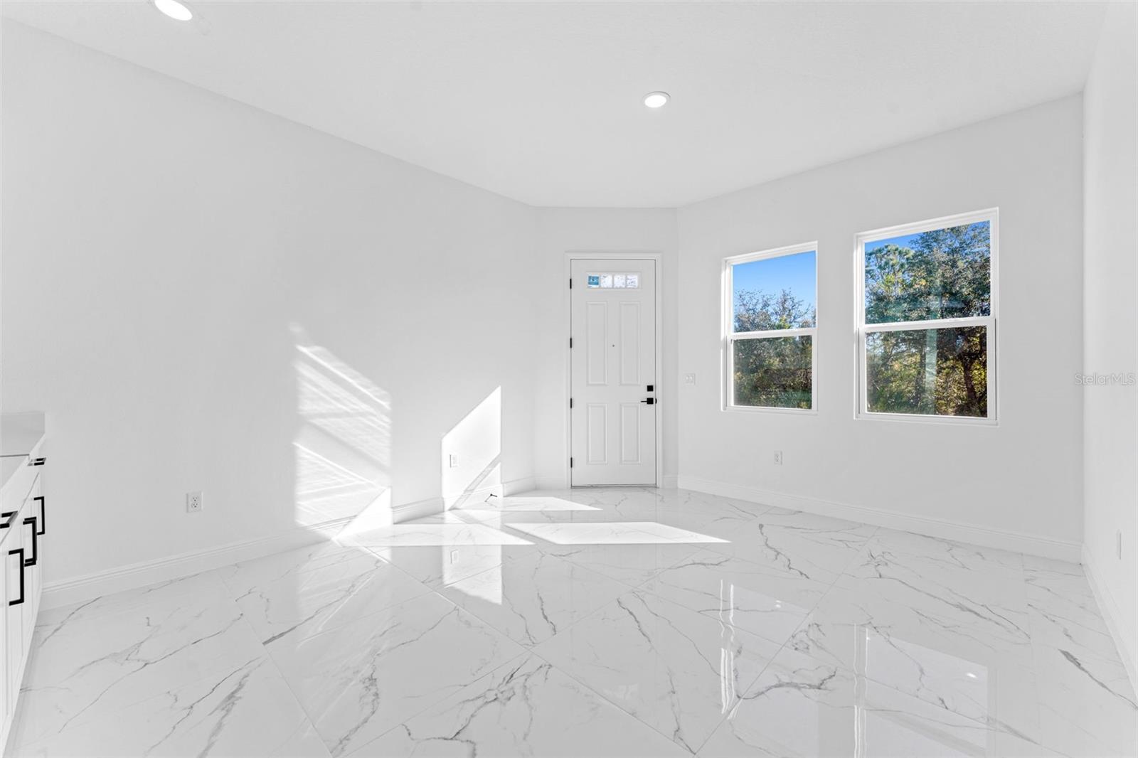 Image 26 of 44 For 18806 Seaview Street