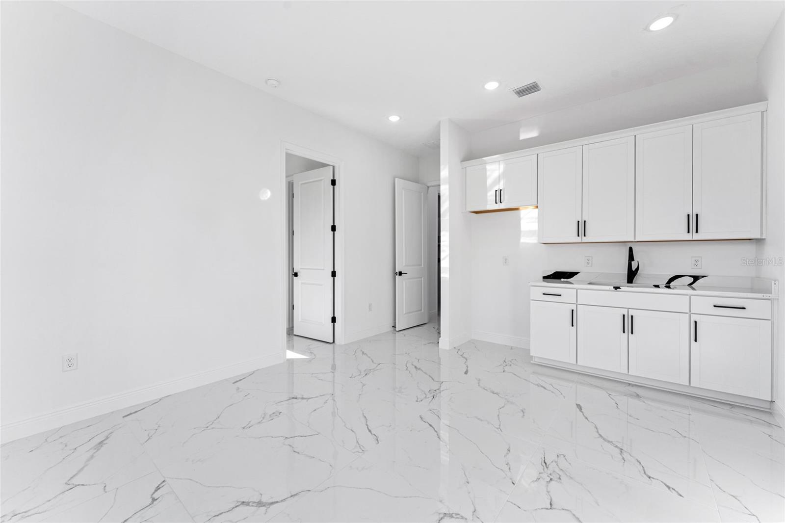 Image 31 of 44 For 18806 Seaview Street