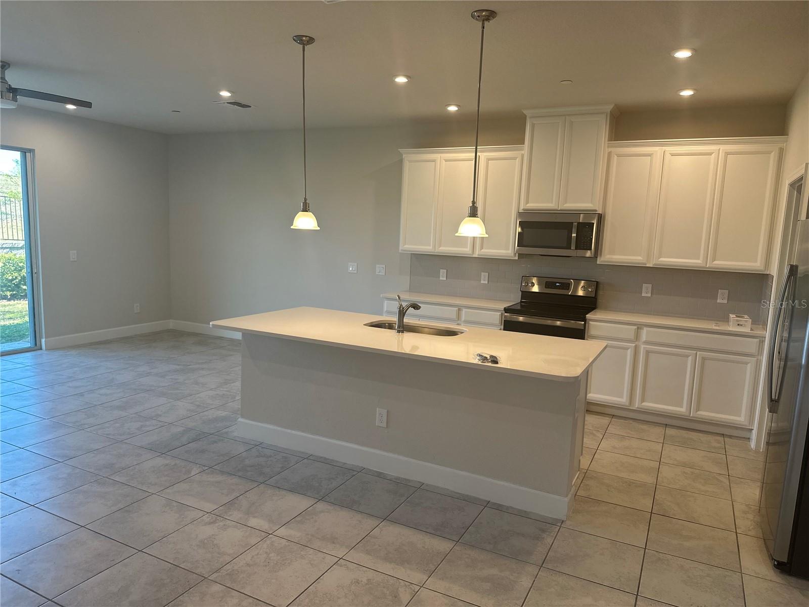 Image 4 of 11 For 1915 Holden Ridge Lane