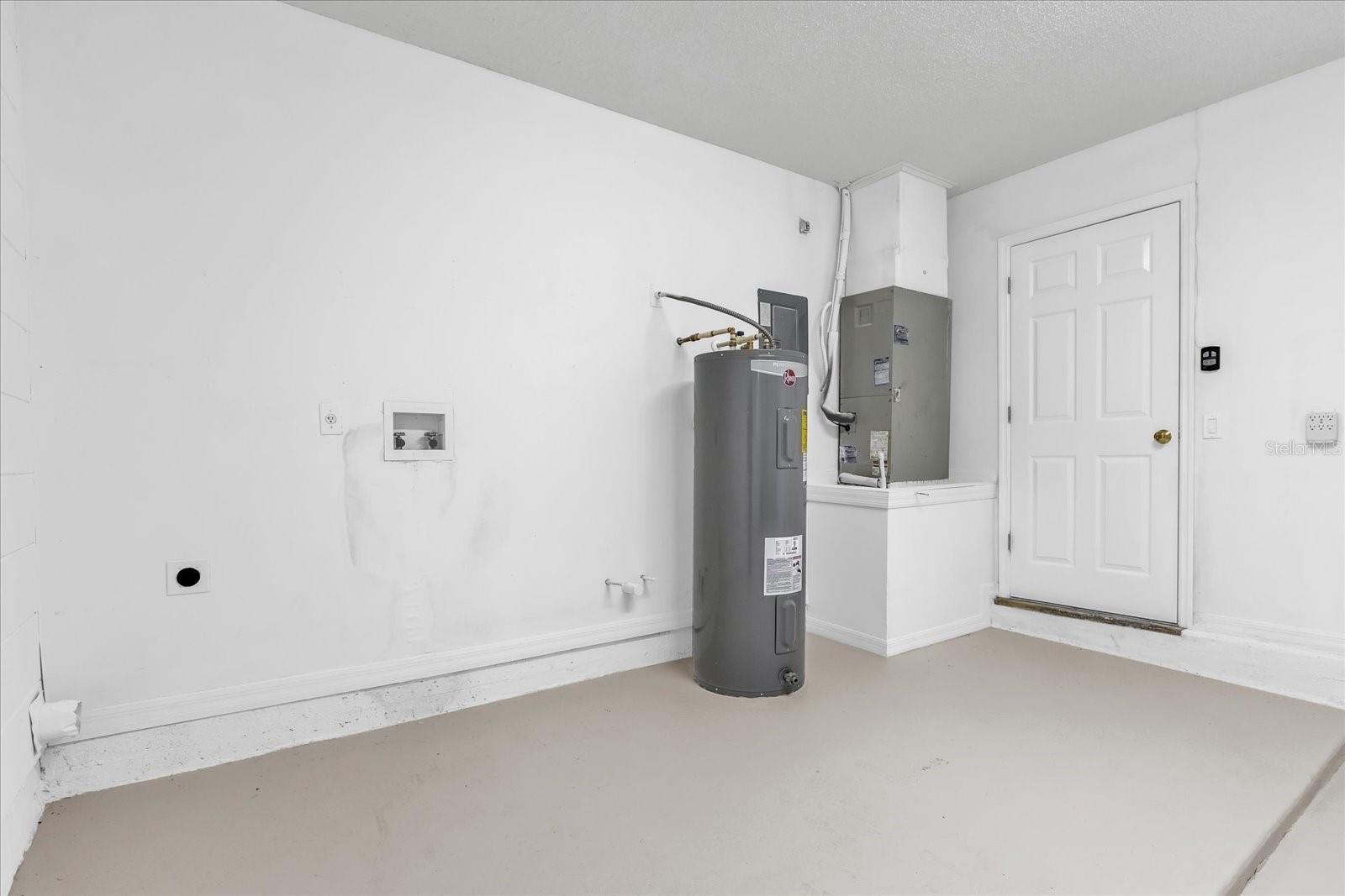 Image 23 of 41 For 9028 Village Green Boulevard