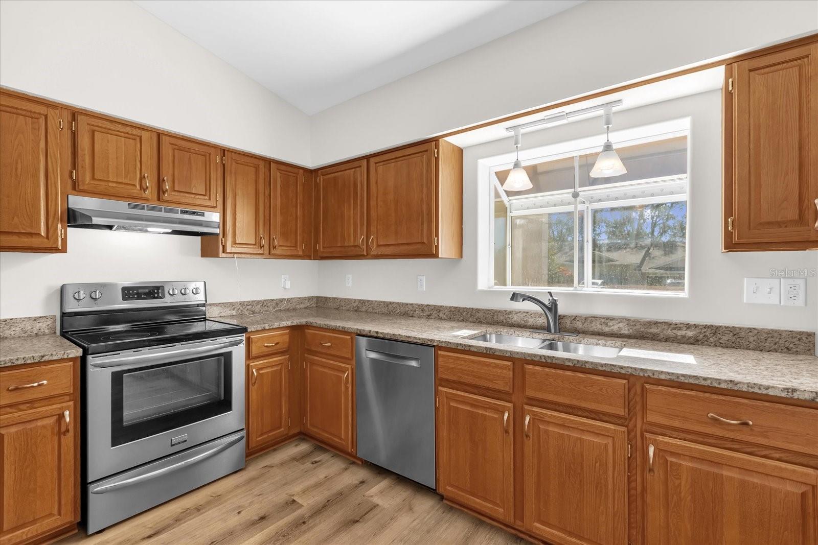 Image 7 of 41 For 9028 Village Green Boulevard