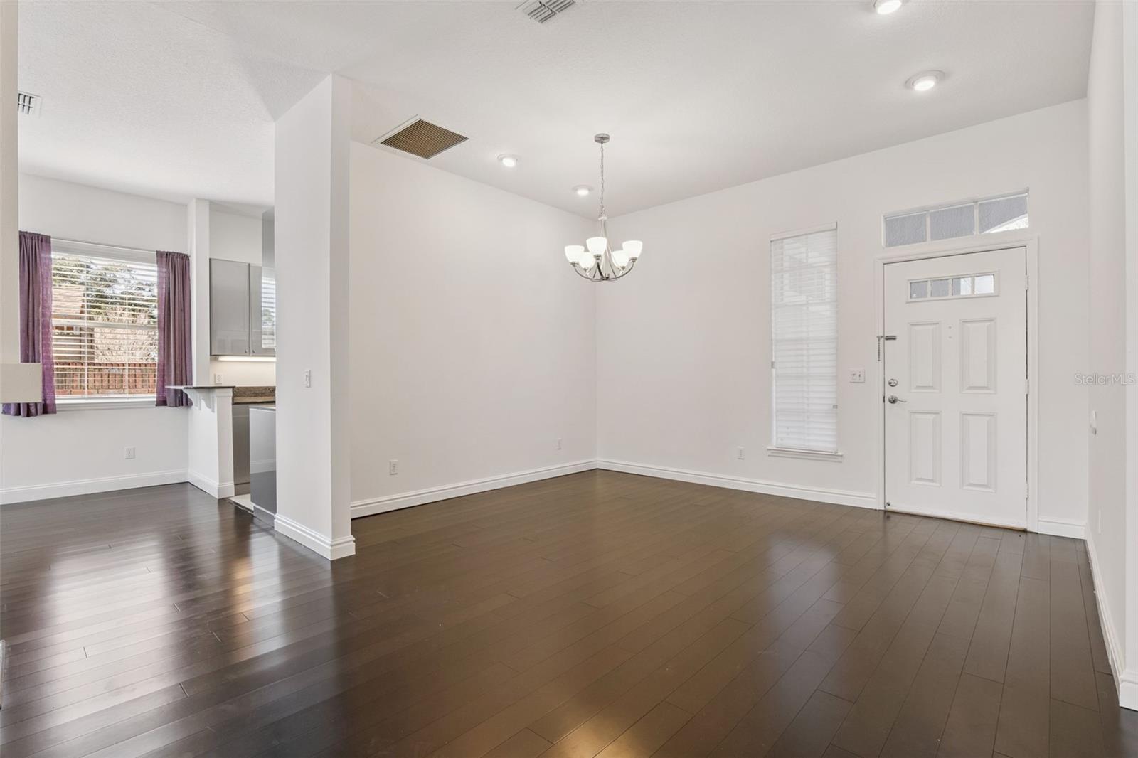 Image 7 of 34 For 44 Heather Green Court