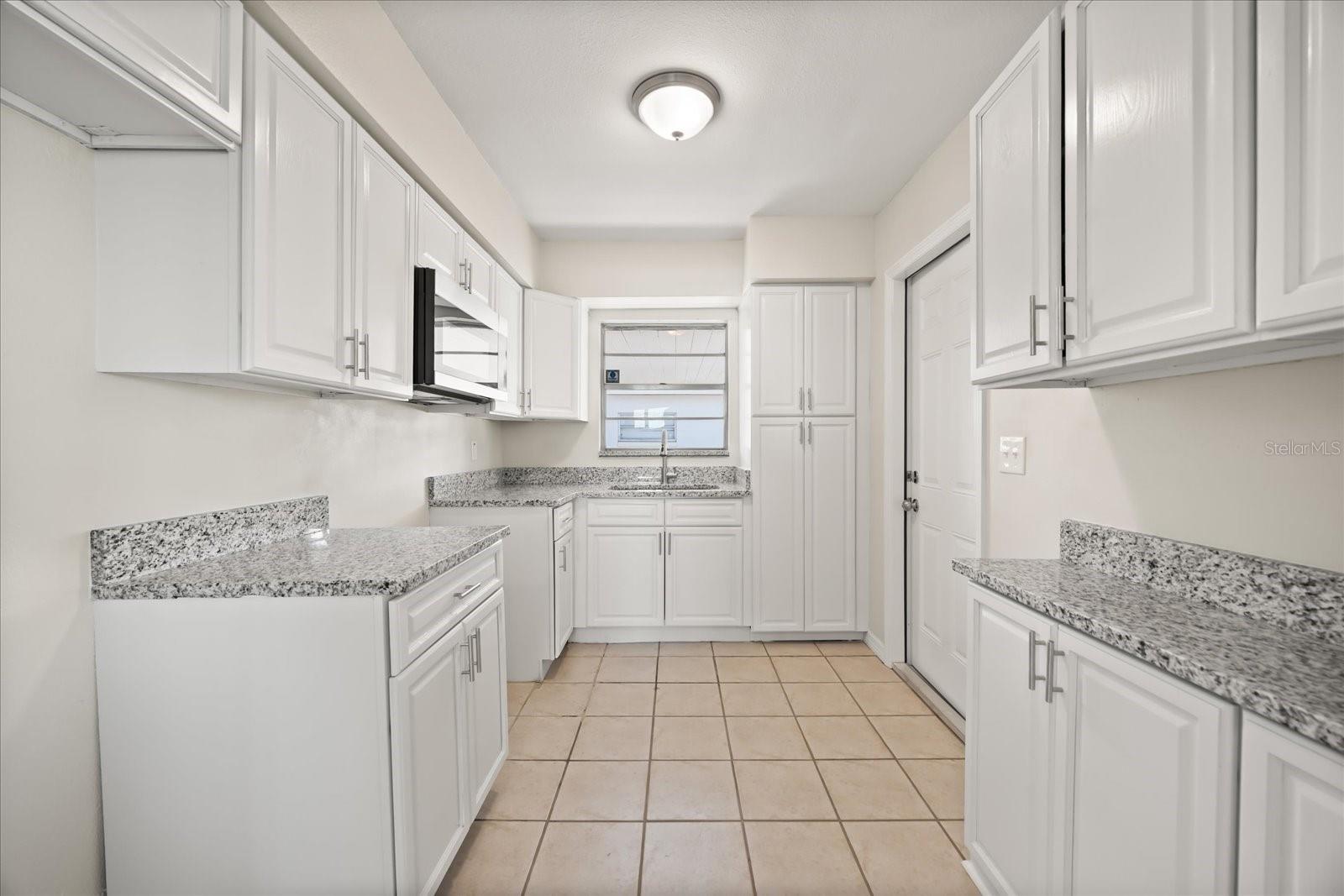 Image 4 of 23 For 2525 Kingsland Avenue