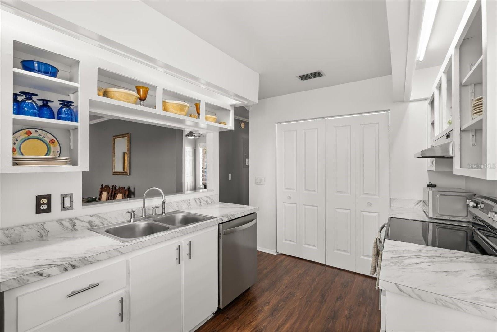 Image 14 of 28 For 337 Kirkcaldy Drive