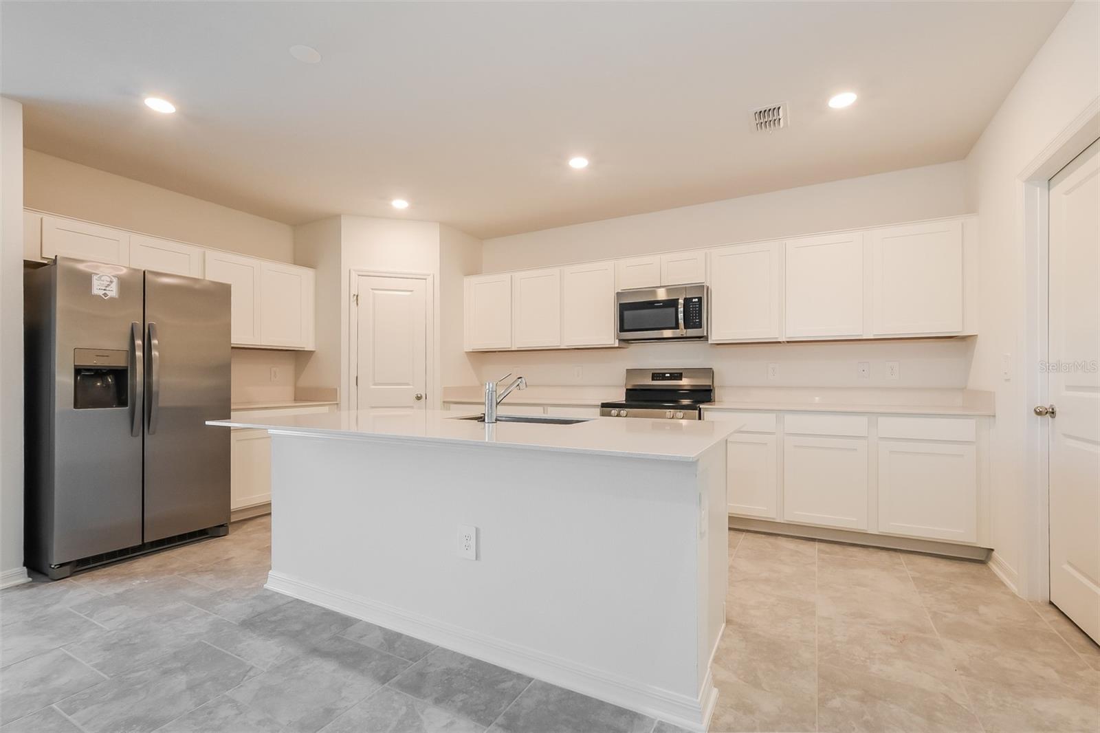 Image 6 of 15 For 1220 Tyler Loop