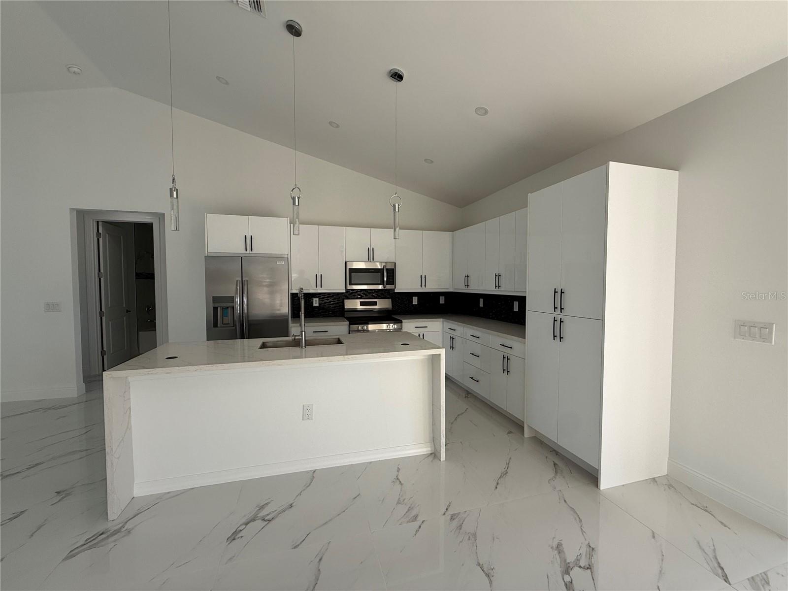 Image 4 of 16 For 2620 22nd Avenue