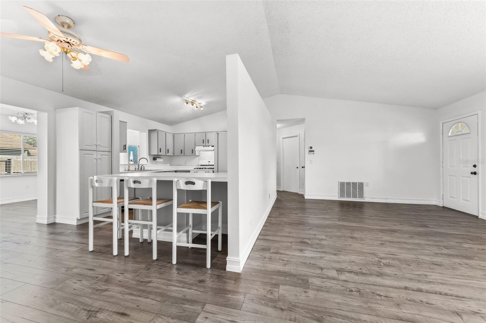 Image 10 of 50 For 2317 Woodleaf Court