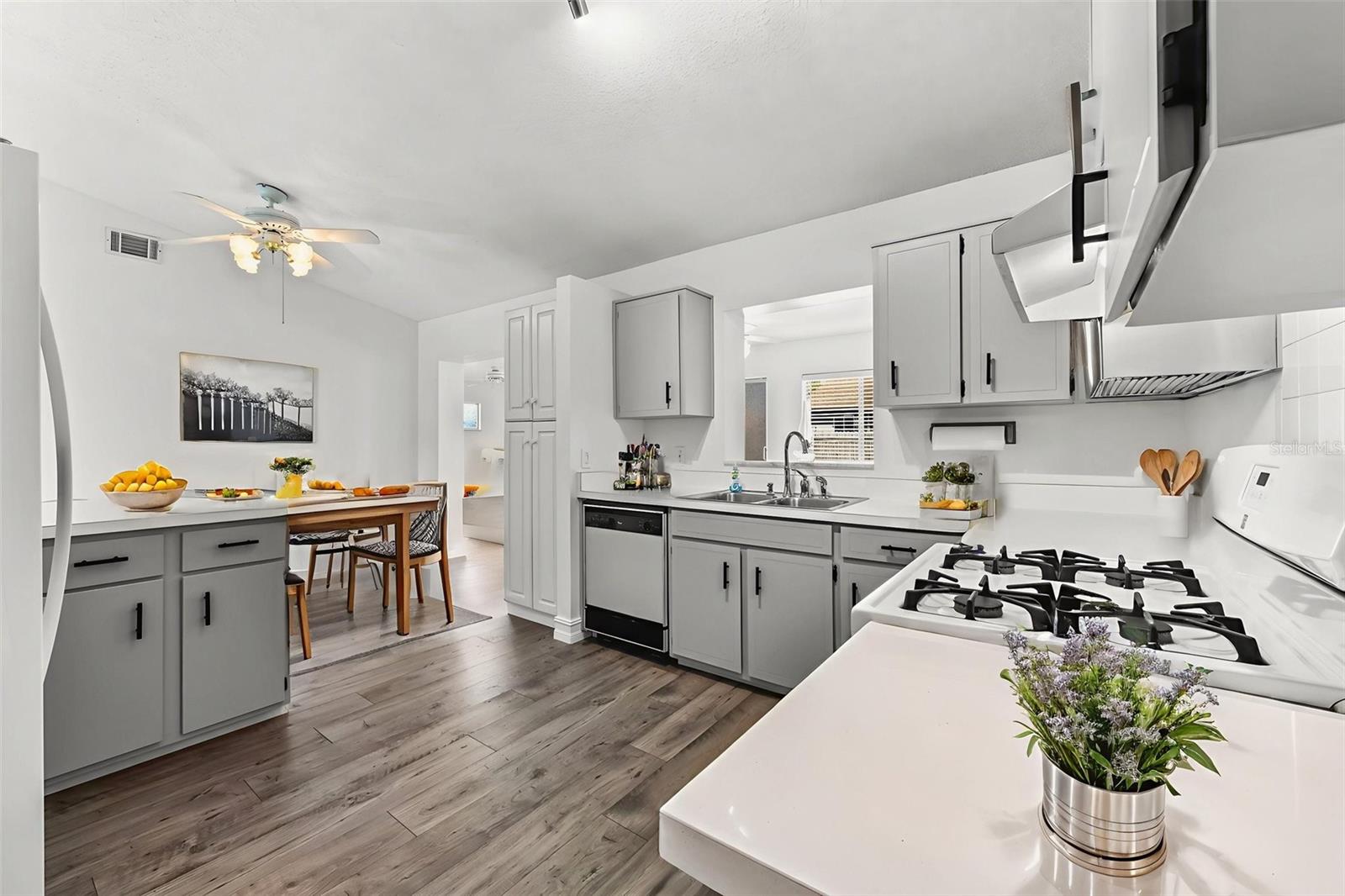 Image 11 of 50 For 2317 Woodleaf Court