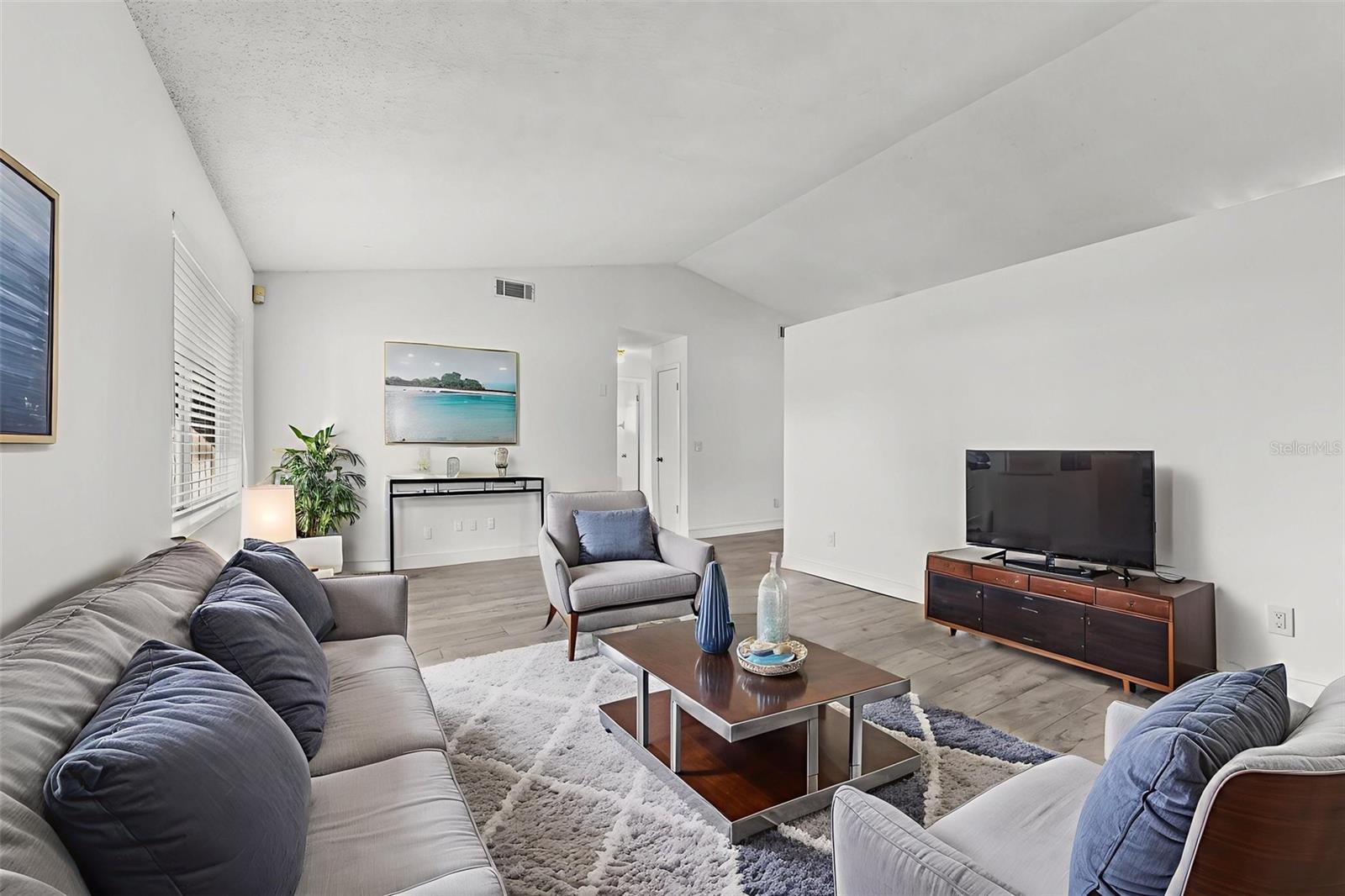 Image 9 of 50 For 2317 Woodleaf Court