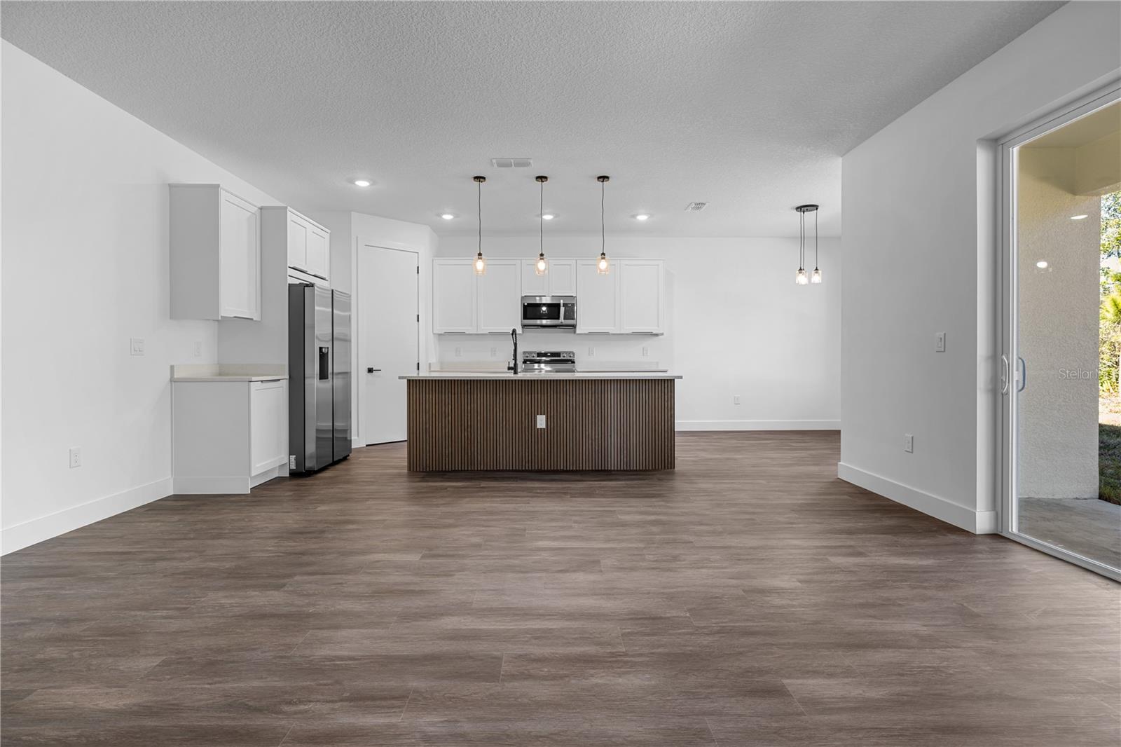 Image 12 of 50 For 143 Barrington Avenue