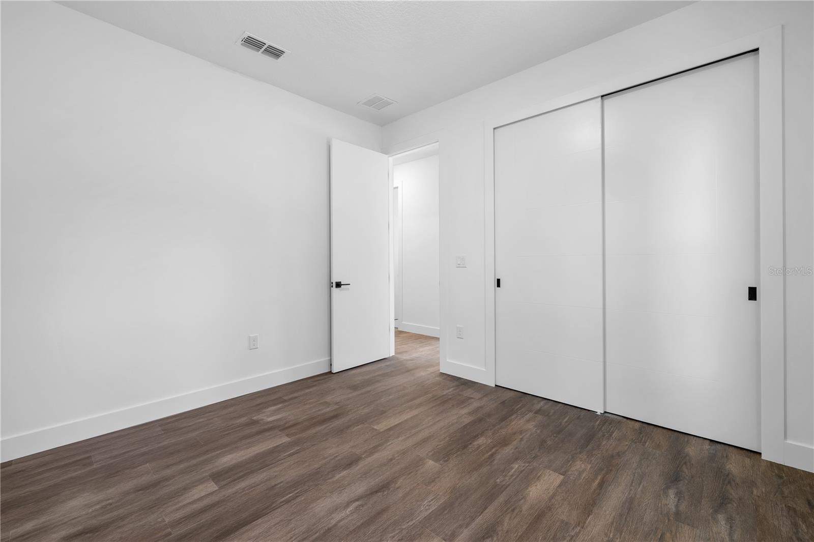 Image 20 of 50 For 143 Barrington Avenue