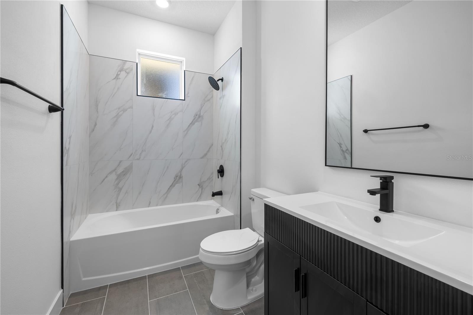 Image 25 of 50 For 143 Barrington Avenue