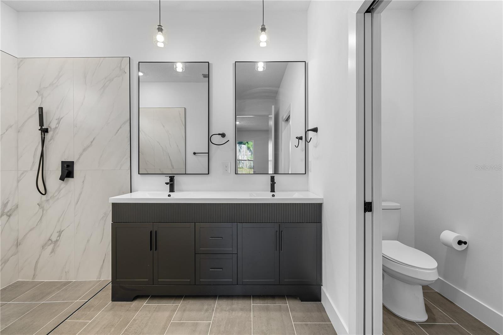 Image 32 of 50 For 143 Barrington Avenue