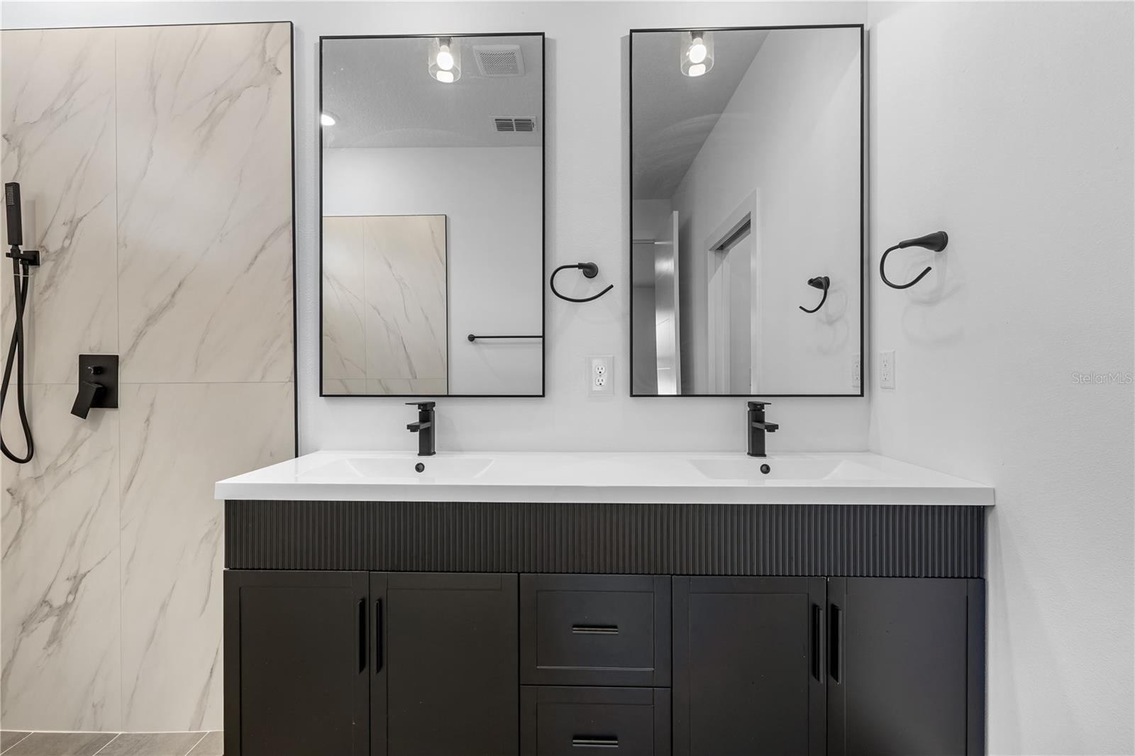 Image 34 of 50 For 143 Barrington Avenue