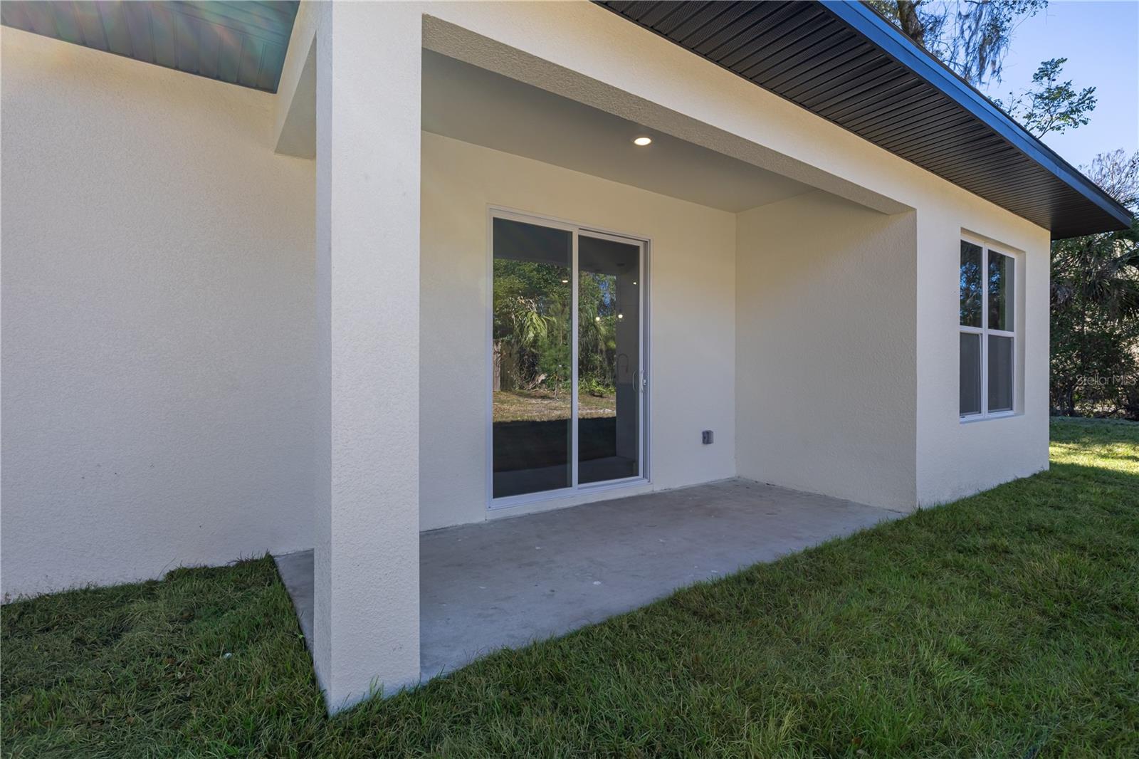 Image 39 of 50 For 143 Barrington Avenue