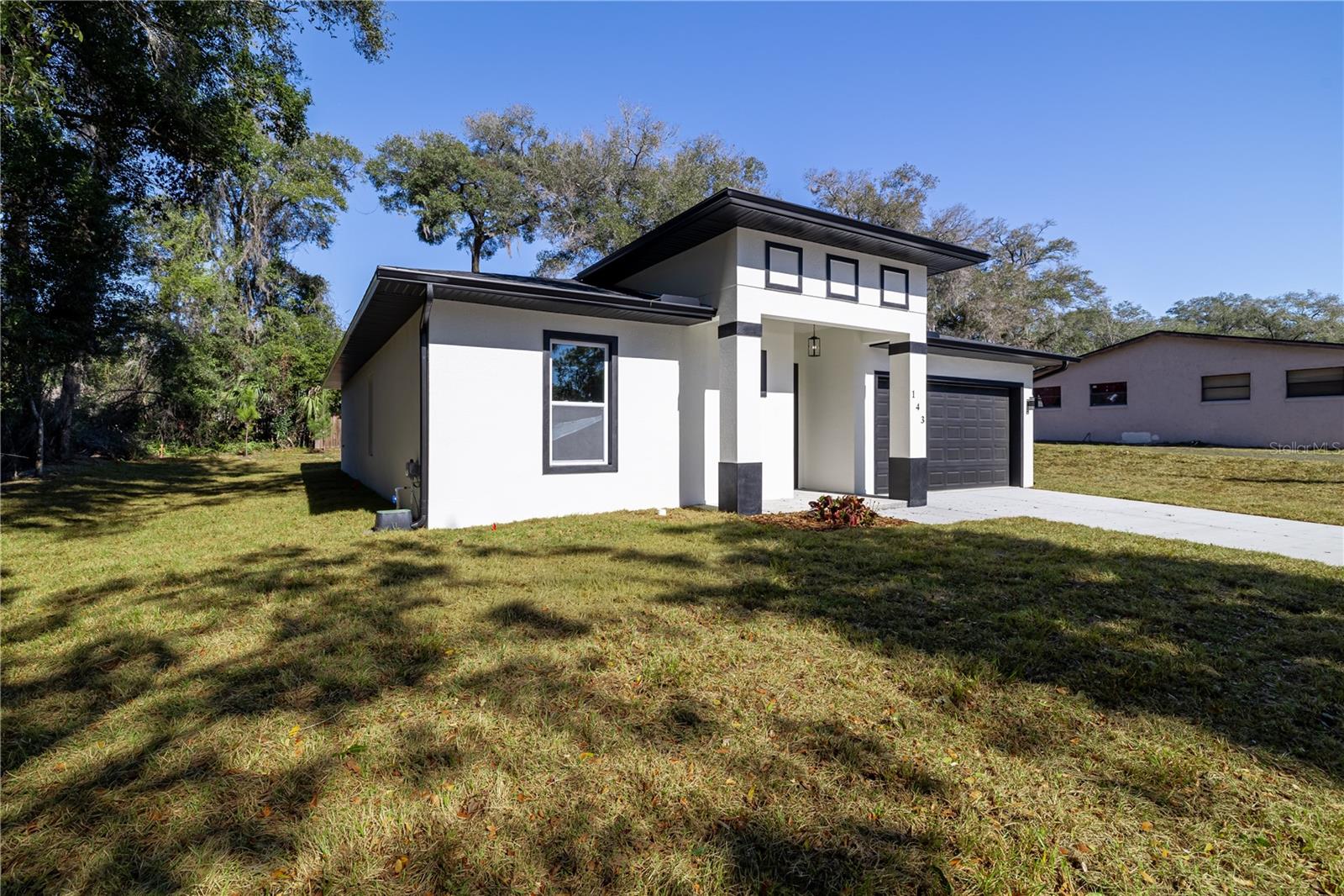 Image 44 of 50 For 143 Barrington Avenue