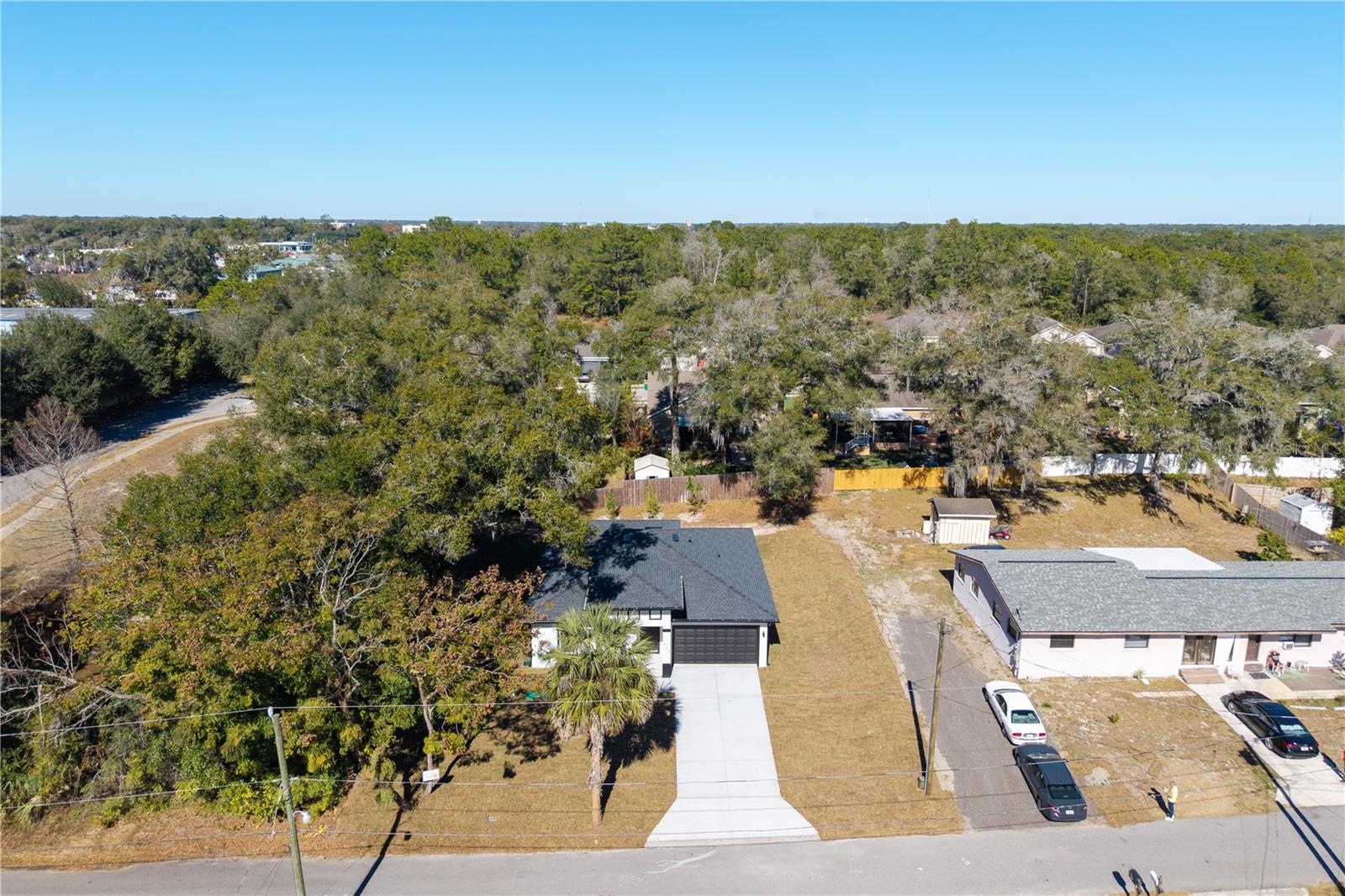 Image 47 of 50 For 143 Barrington Avenue