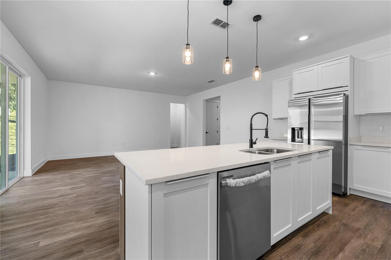 Image 8 of 50 For 143 Barrington Avenue