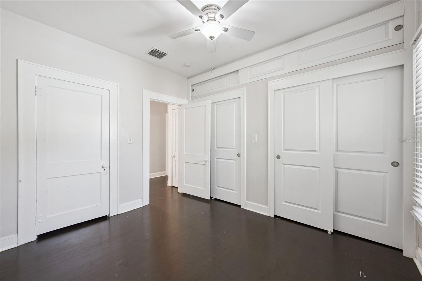 Image 19 of 37 For 352 Cambridge Boulevard