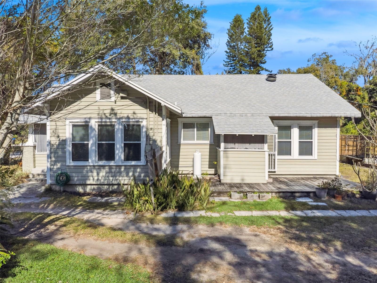 Image 2 of 37 For 352 Cambridge Boulevard